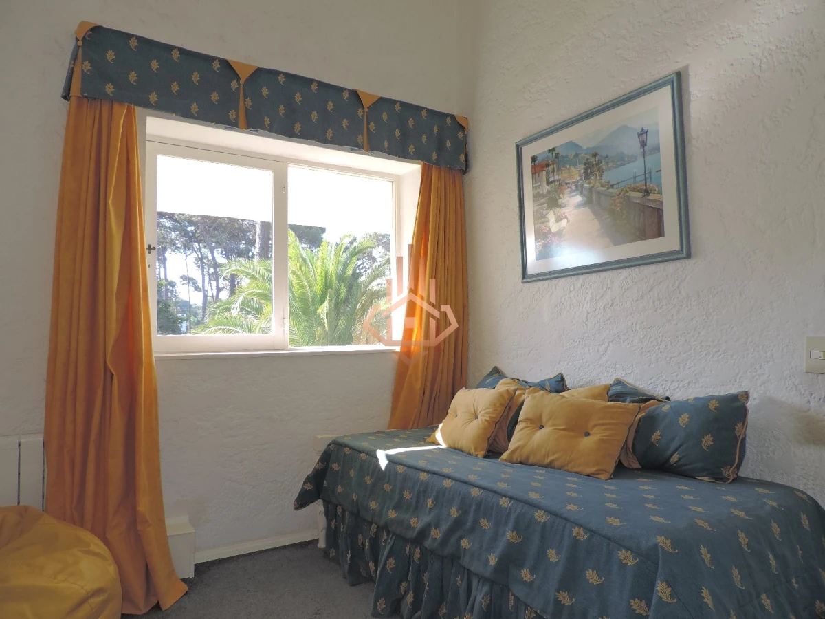 Vendo Casa de 5 Dormitorios en Punta del Este