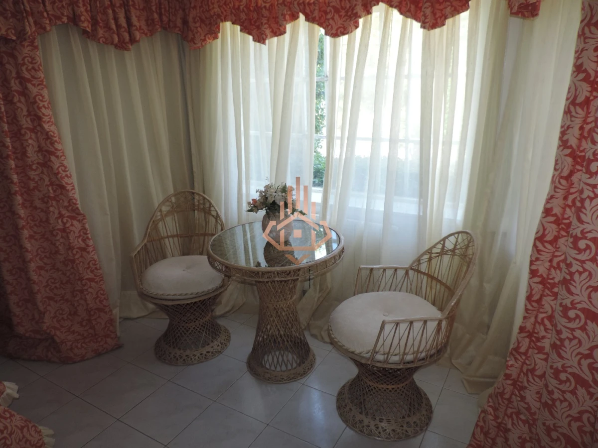 Vendo Casa de 5 Dormitorios en Punta del Este