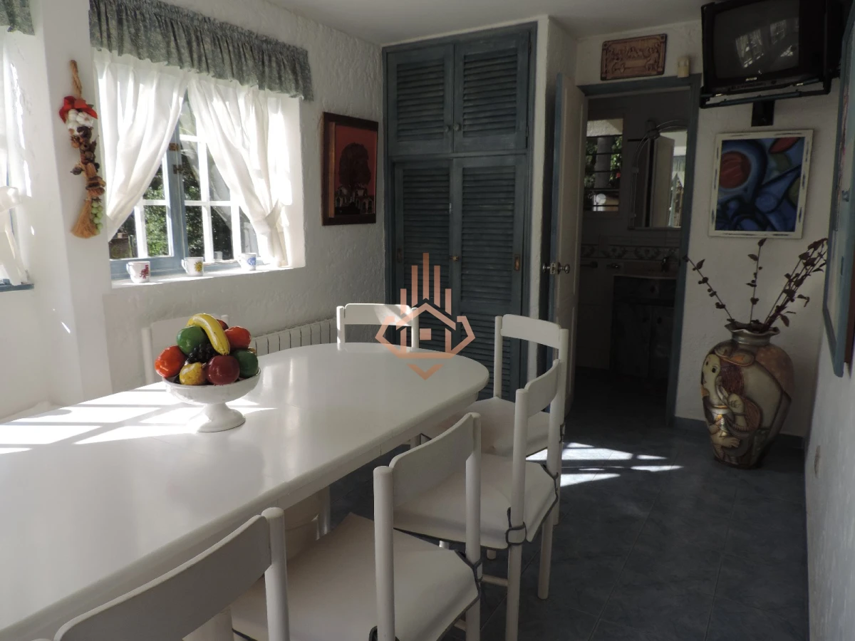 Vendo Casa de 5 Dormitorios en Punta del Este