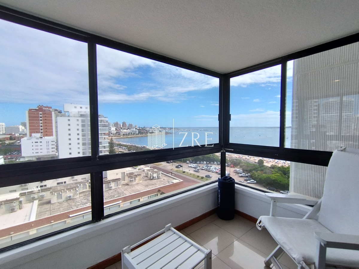 Apartamento ID.1166 - Apartamento en venta de 3 dormitorios y dependencia en Punta del Este