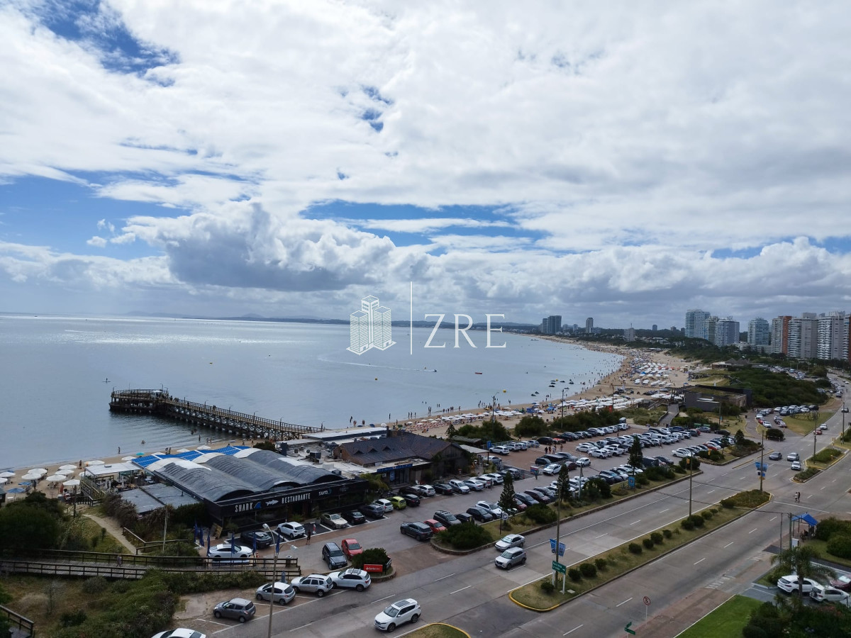 Apartamento ID.1166 - Apartamento en venta de 3 dormitorios y dependencia en Punta del Este