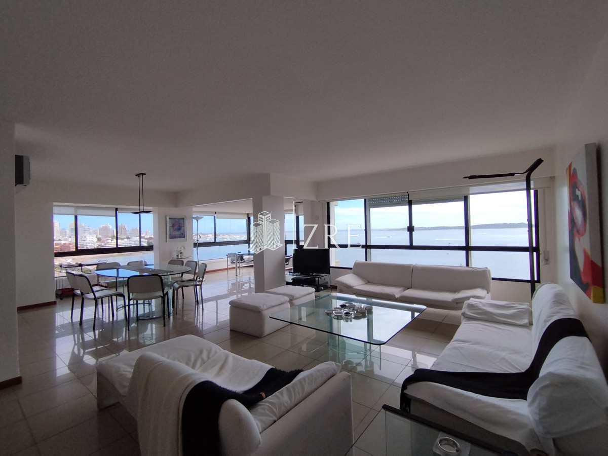 Apartamento ID.1166 - Apartamento en venta de 3 dormitorios y dependencia en Punta del Este