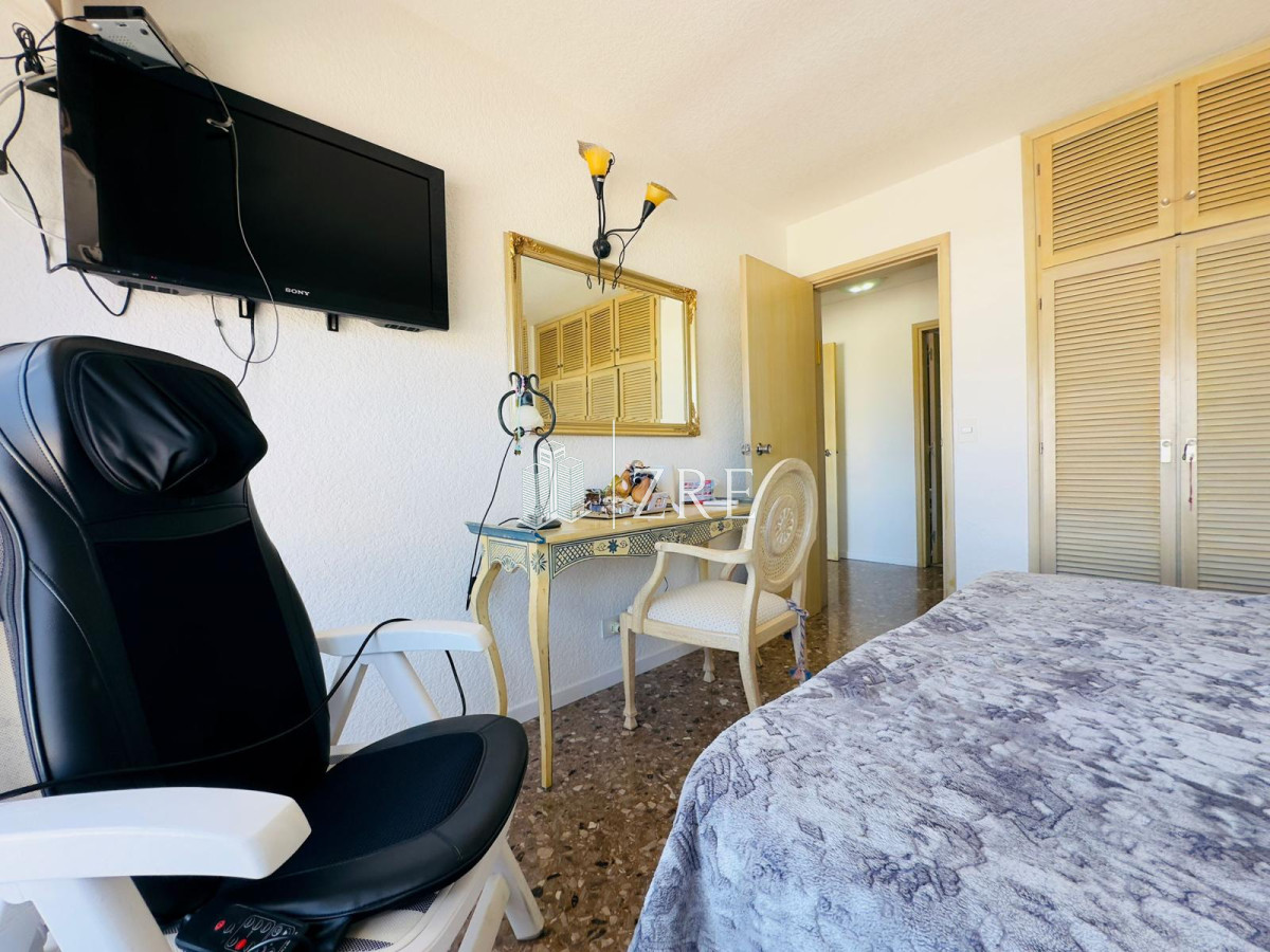 Apartamento ID.1165 - Apartamento reciclado, primera linea playa mansa, 3 dormitorios, 1 suite.