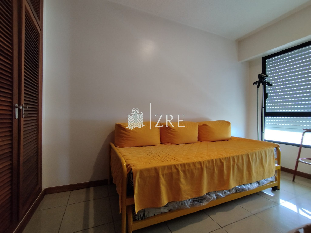 Apartamento ID.1166 - Apartamento en venta de 3 dormitorios y dependencia en Punta del Este