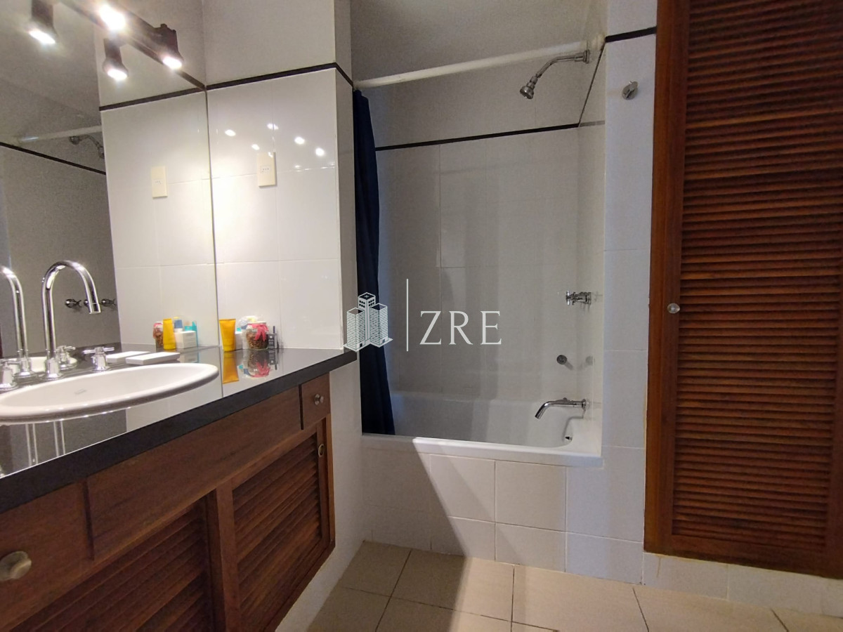 Apartamento ID.1166 - Apartamento en venta de 3 dormitorios y dependencia en Punta del Este