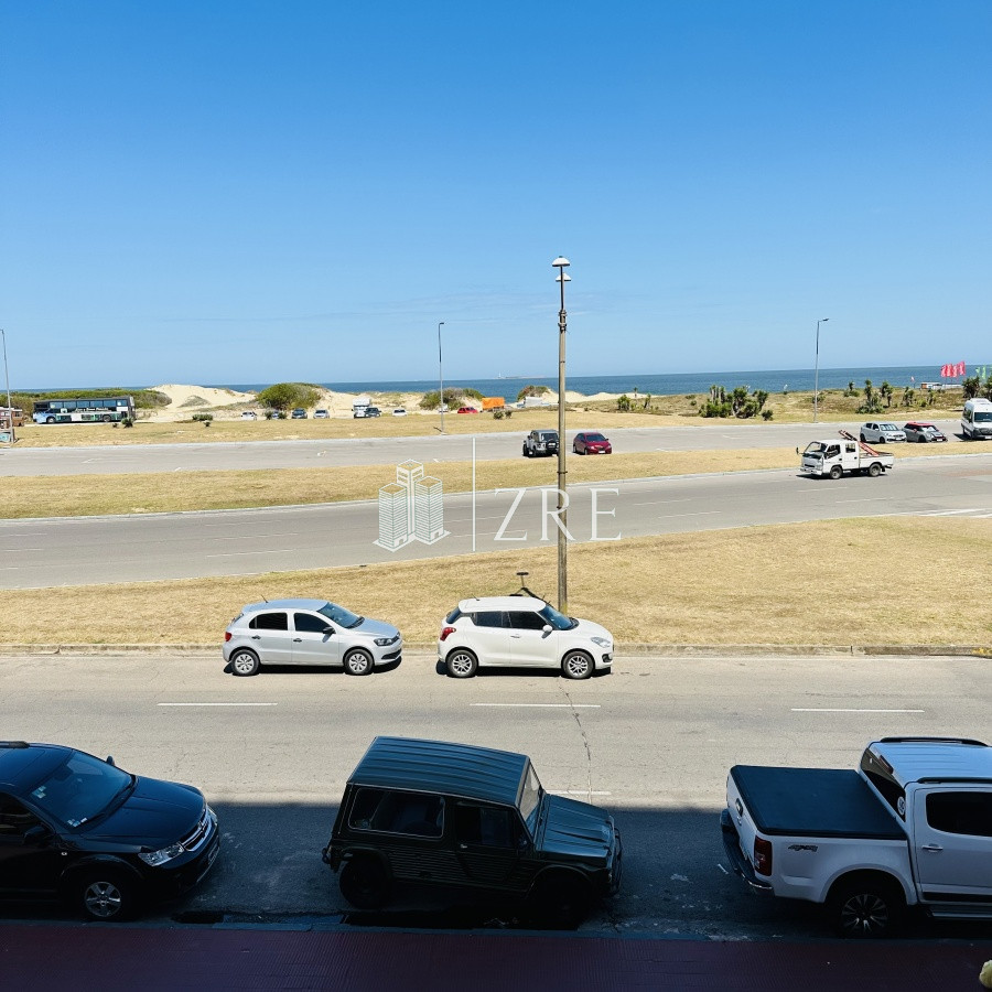 Apartamento ID.1267 -  Apartamento en venta, primera linea de la playa brava 