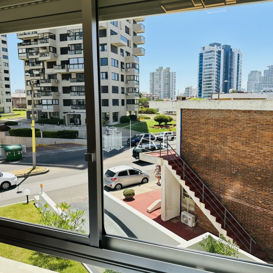 Apartamento ID.1267 -  Apartamento en venta, primera linea de la playa brava 