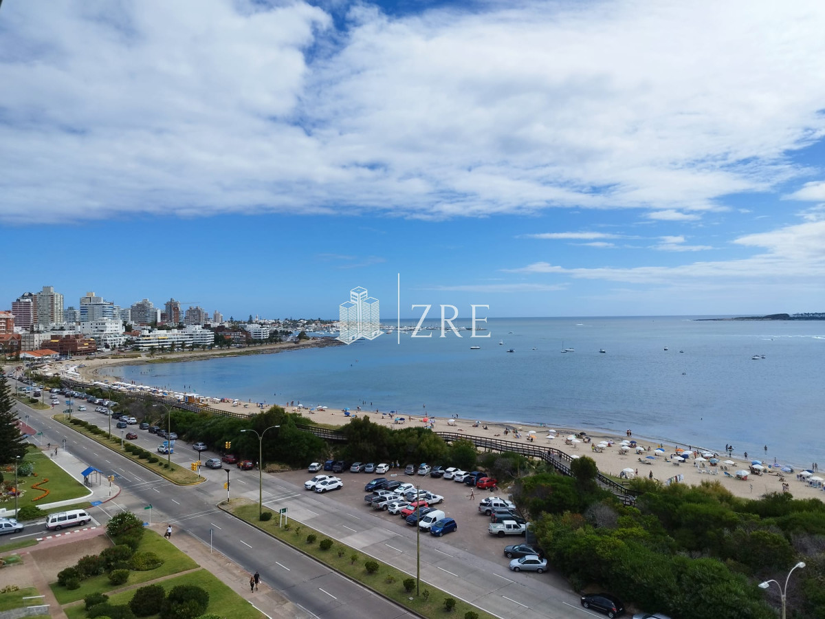 Apartamento ID.1166 - Apartamento en venta de 3 dormitorios y dependencia en Punta del Este
