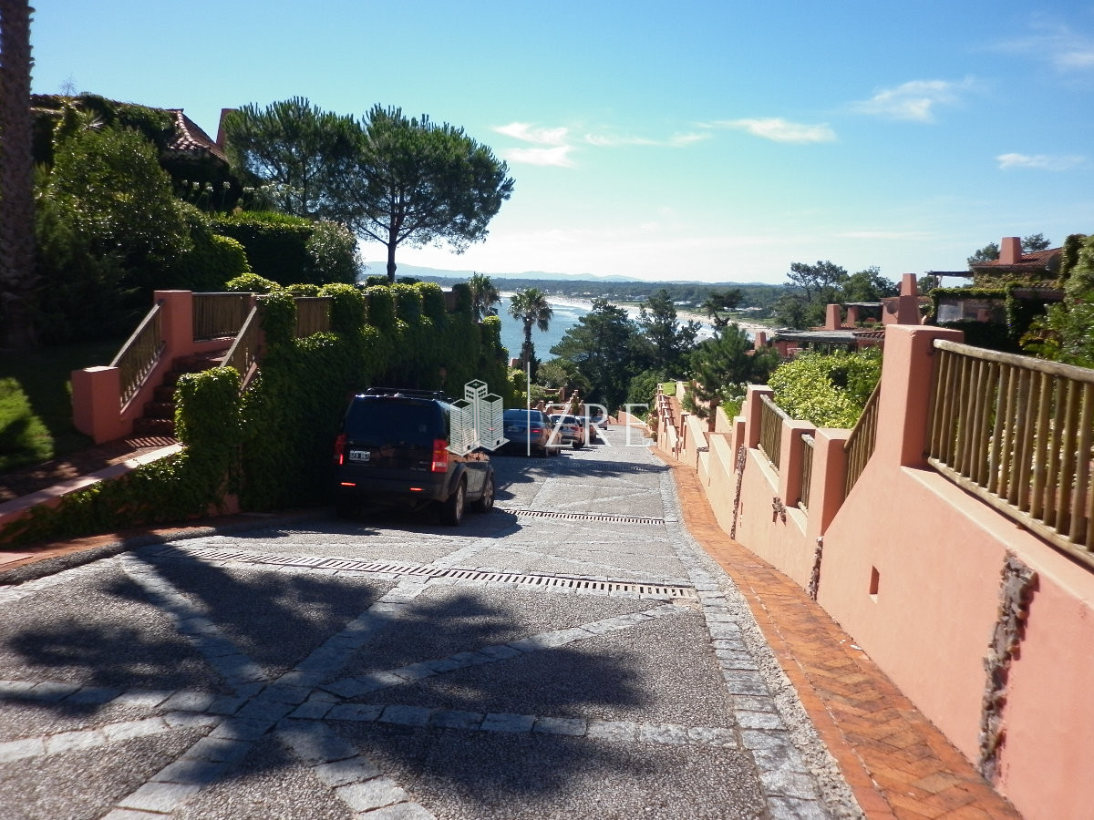 Apartamento ID.905 - Venta apartamento en Punta Ballena, espectacular vista con Parrillero propio