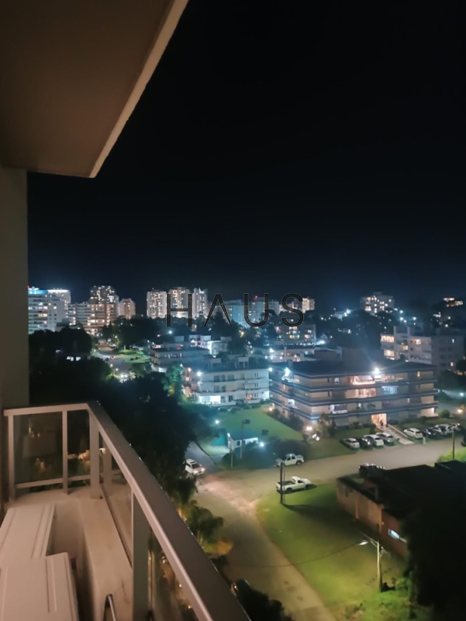 Apartamento ID.716 - Apartamento de dos dormitorios en venta en Punta del Este.-