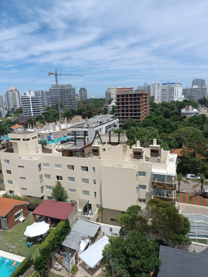 Apartamento ID.716 - Apartamento de dos dormitorios en venta en Punta del Este.-