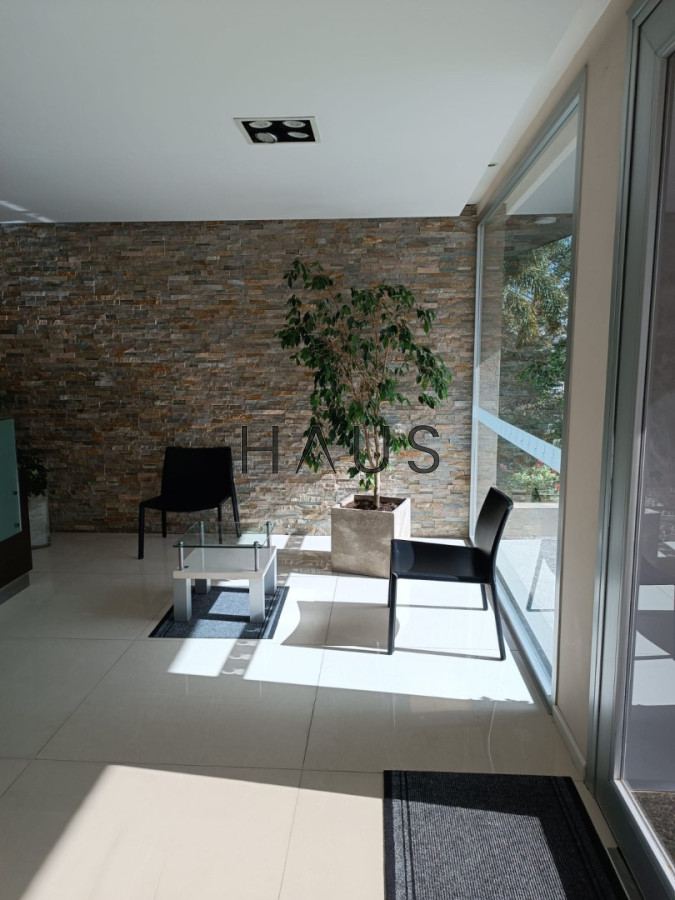 Apartamento ID.716 - Apartamento de dos dormitorios en venta en Punta del Este.-