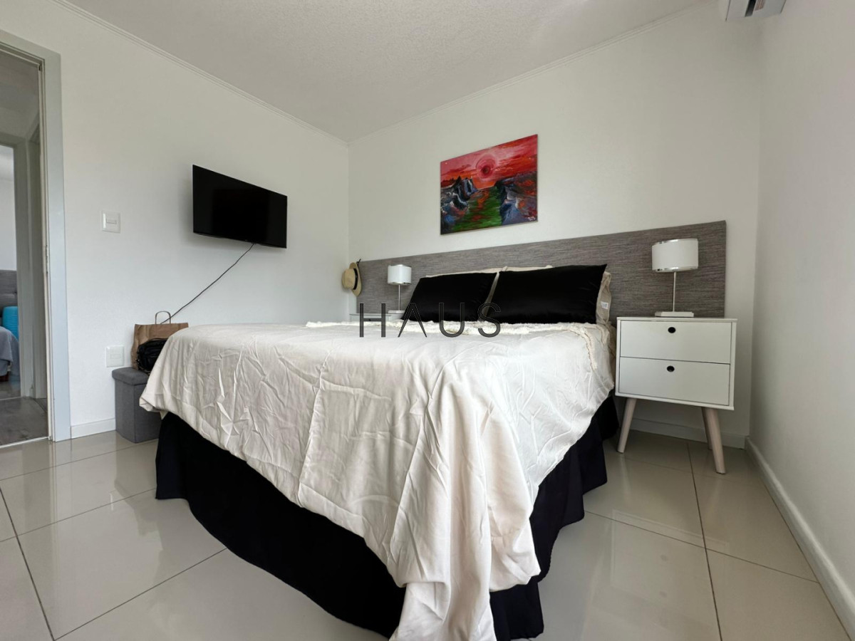 Apartamento ID.716 - Apartamento de dos dormitorios en venta en Punta del Este.-