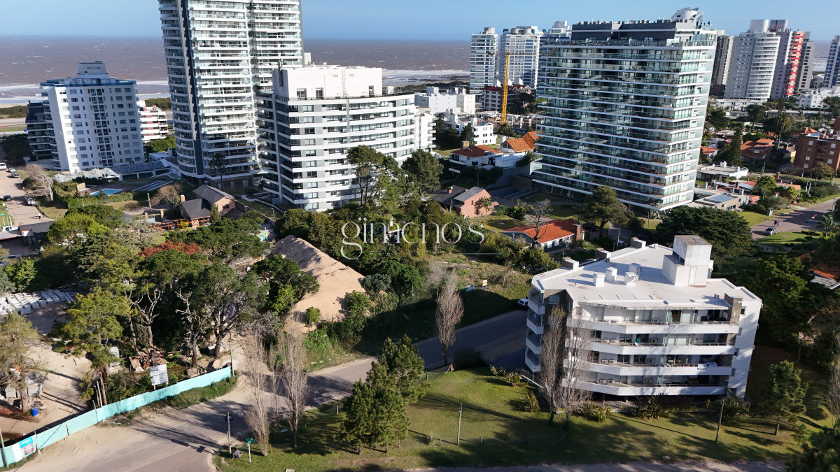 Terreno ID.479 - Venta de Terreno apto para PH 4 Pisos Punta del Este - Aidy Grill