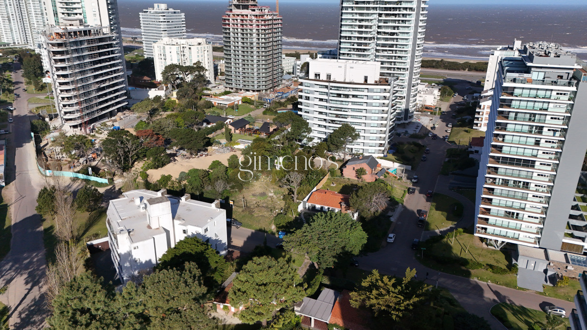 Terreno ID.479 - Venta de Terreno apto para PH 4 Pisos Punta del Este - Aidy Grill