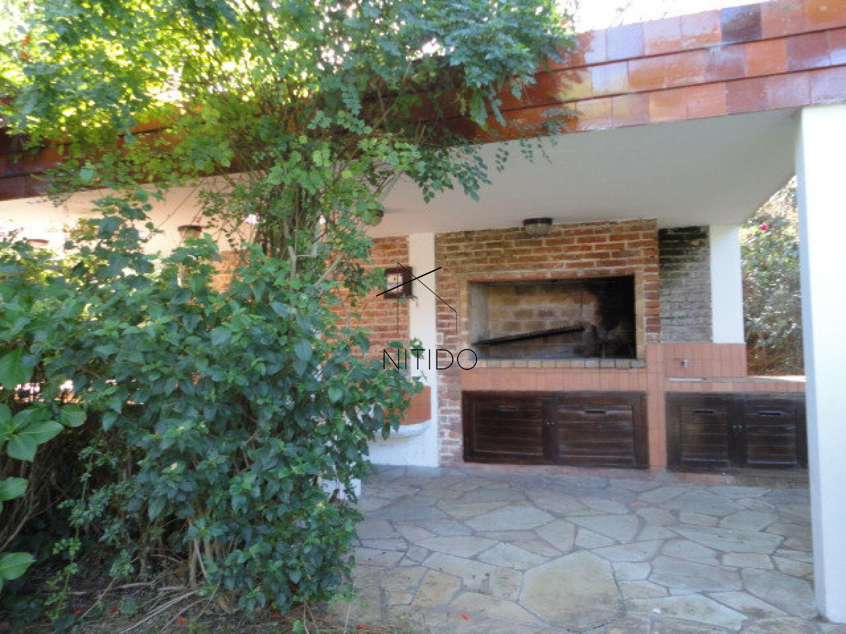 Casa ID.520 - Venta de casa de 3 dormitorios en Punta del Este 