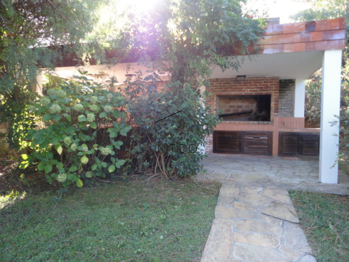 Casa ID.520 - Venta de casa de 3 dormitorios en Punta del Este 