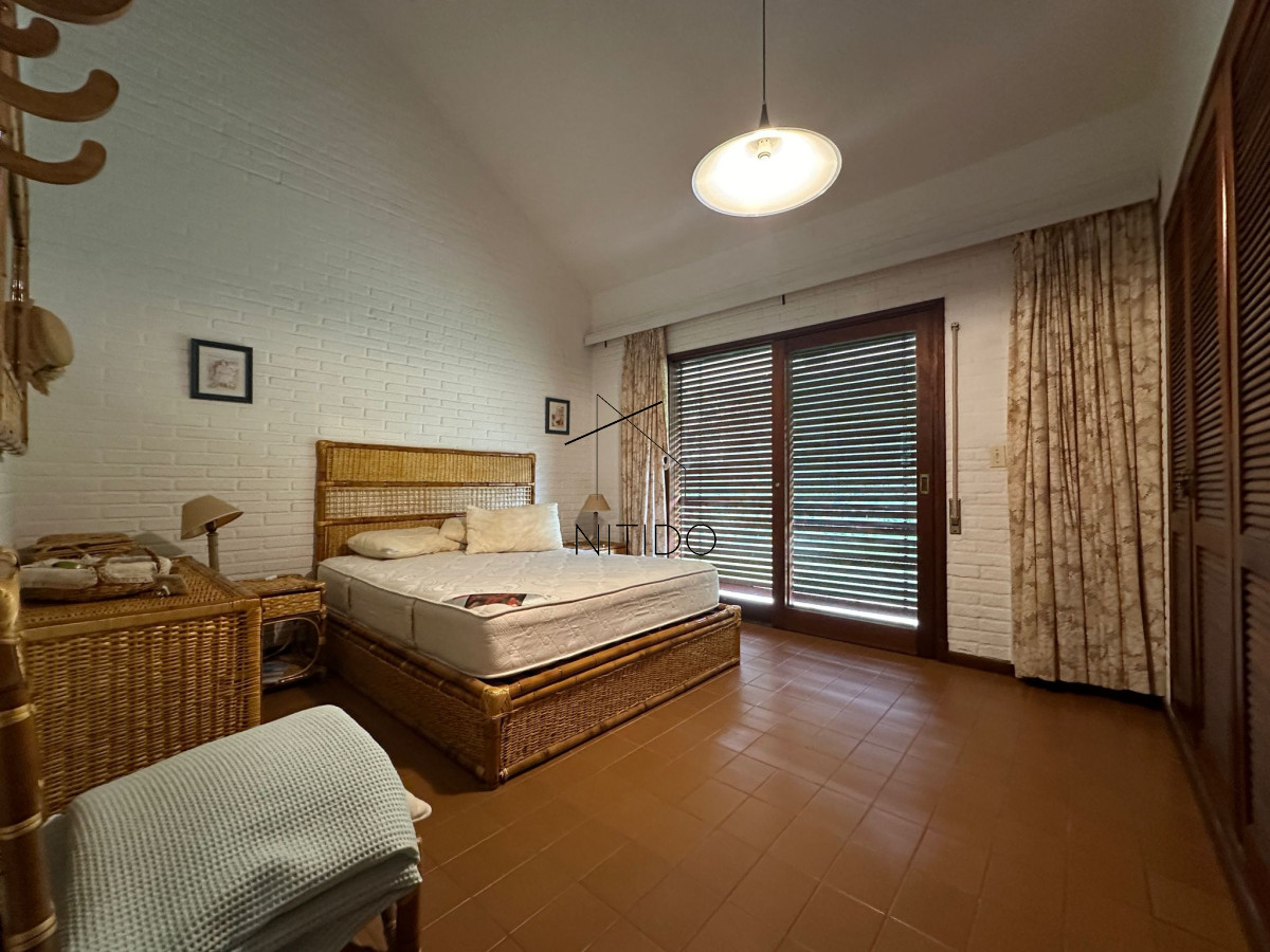 Casa ID.520 - Venta de casa de 3 dormitorios en Punta del Este 