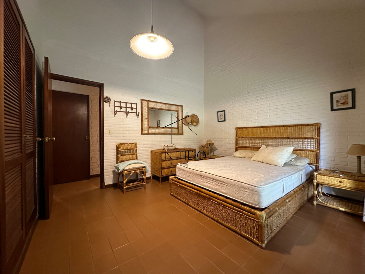 Casa ID.520 - Venta de casa de 3 dormitorios en Punta del Este 