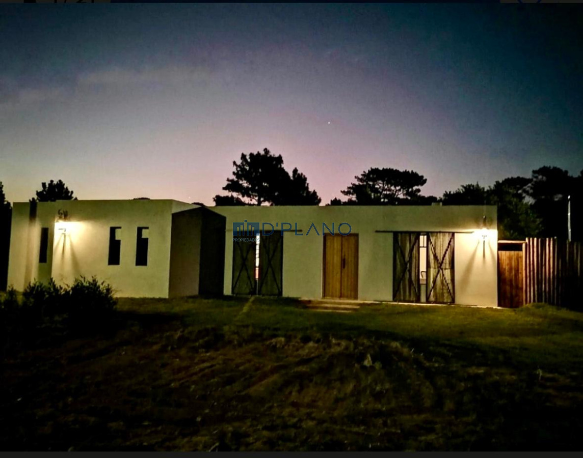 Casa ID.127 - CASA EN VENTA EN TIO TOM - PUNTA BALLENA A 200 METROS DEL MAR