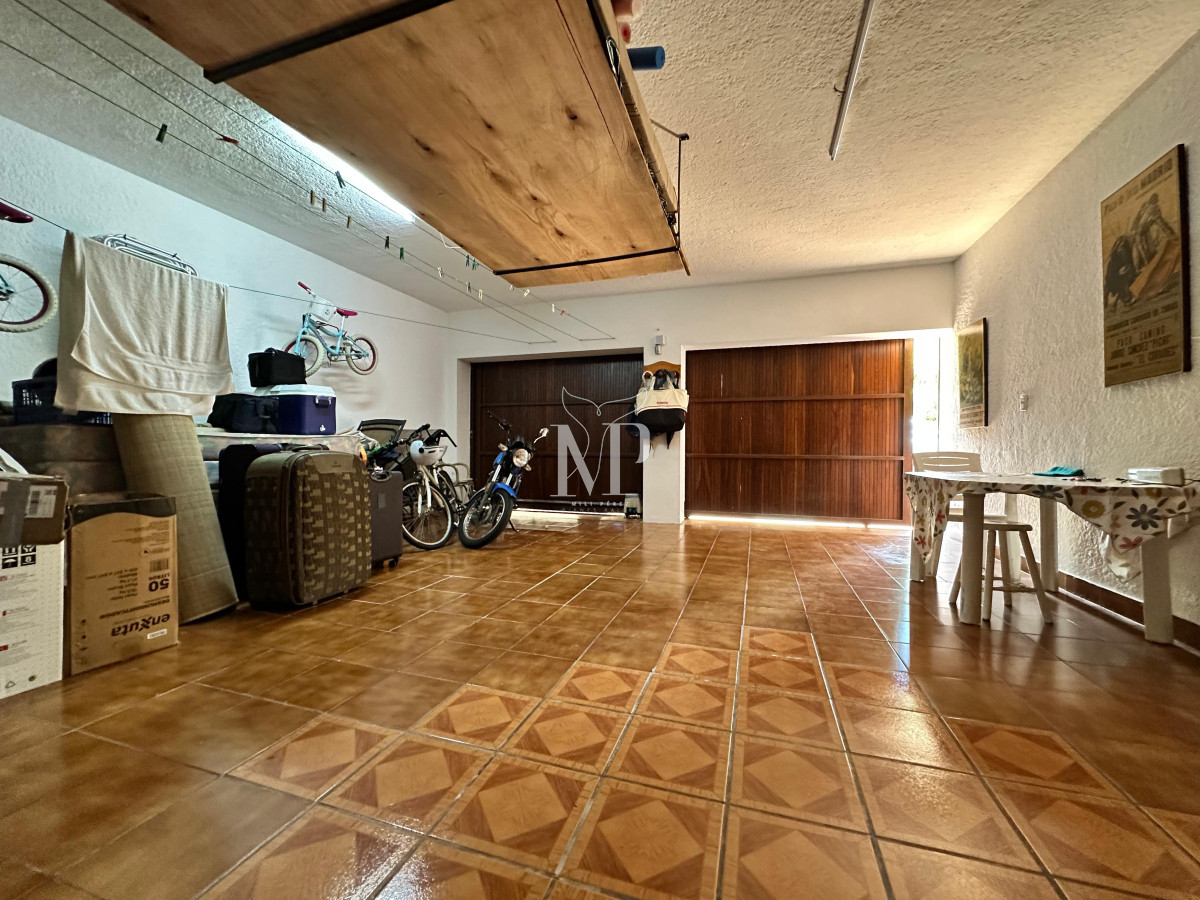 Casa ID.104 - Admirable casa en venta de 4 dorm. y dep. de servicio en Punta del Este