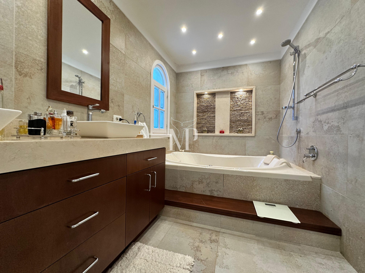 Casa ID.104 - Admirable casa en venta de 4 dorm. y dep. de servicio en Punta del Este