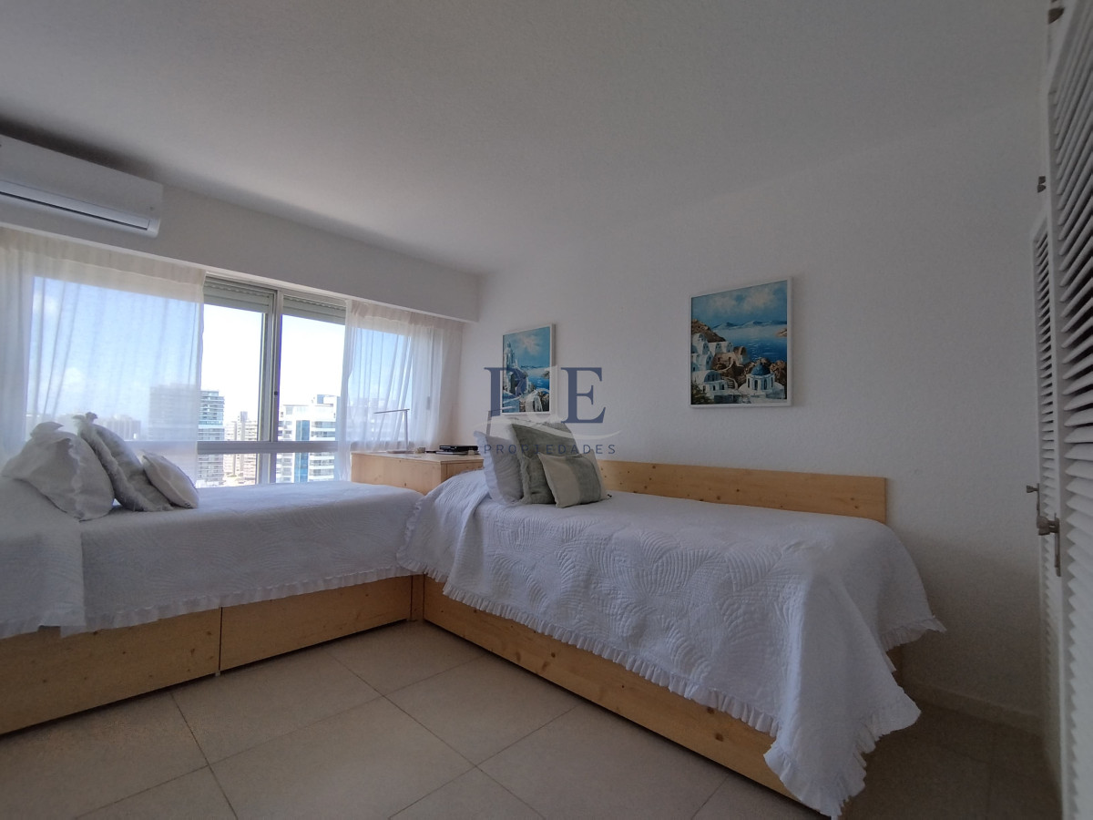 Apartamento de 3 dormtiorios en playa mansa - Imagen 36