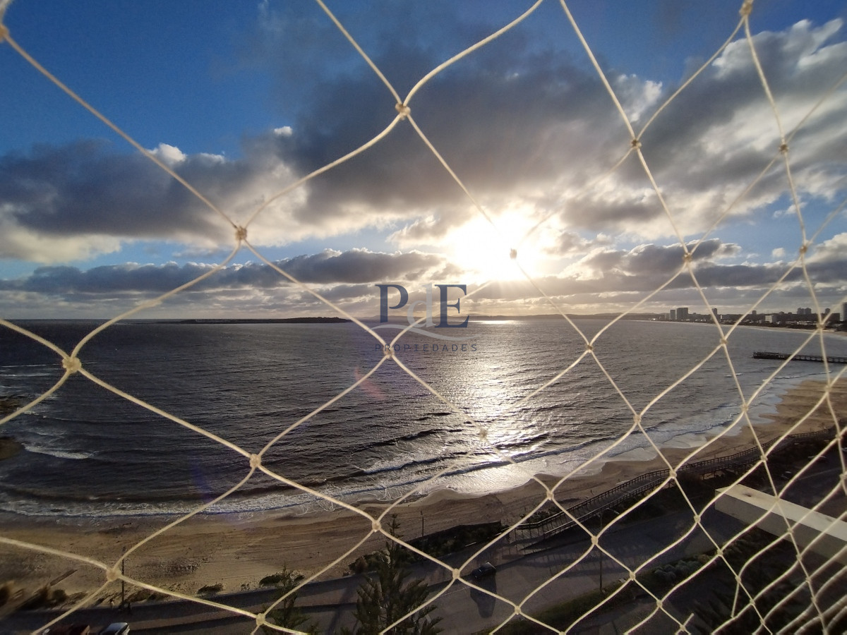 Apartamento en venta frente a playa mansa - Imagen 4