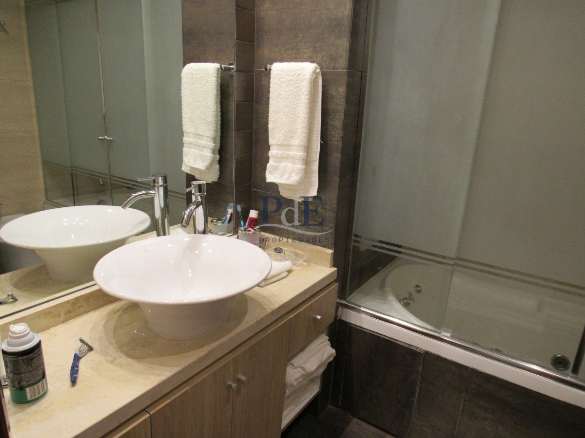 Venta de Apartamento en Playa Mansa - Imagen 21