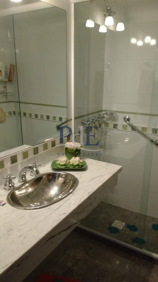  Apartamento de dos dormitorios en venta y alquiler frente al mar Punta del Este - Imagen 24