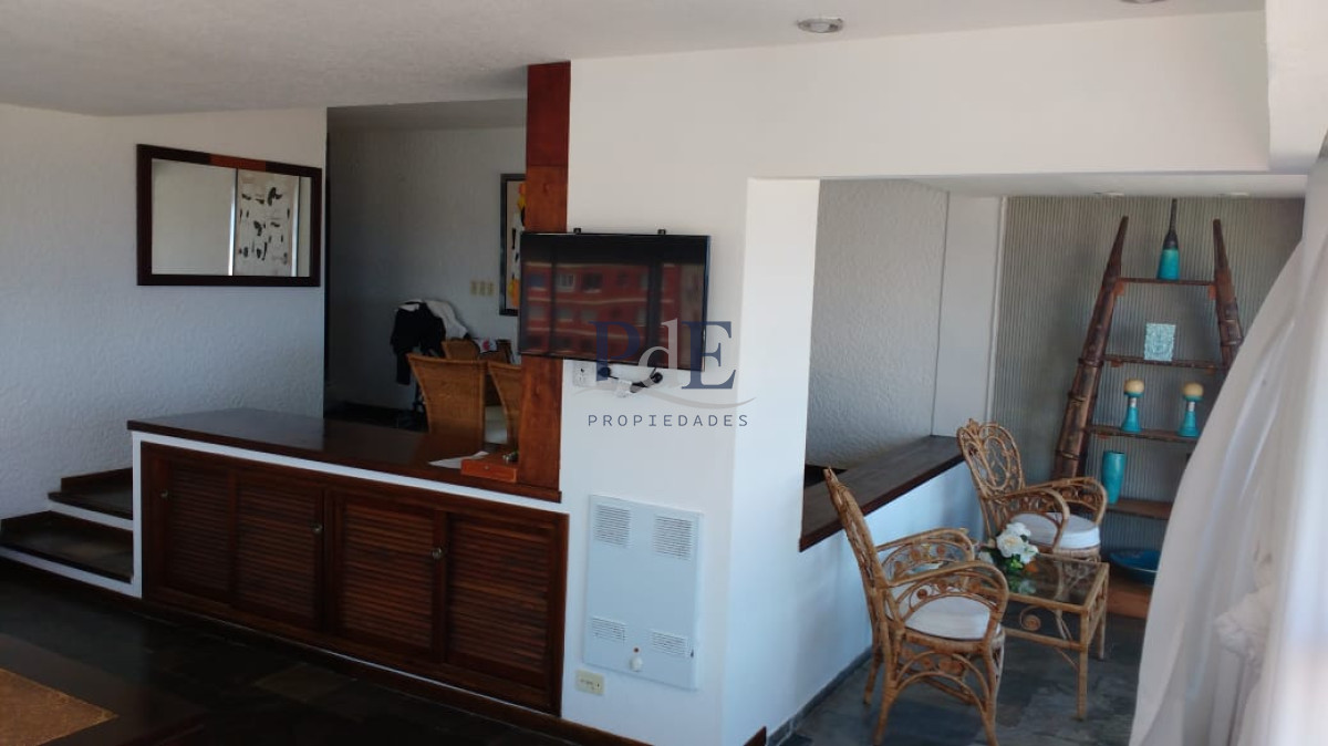  Apartamento de dos dormitorios en venta y alquiler frente al mar Punta del Este - Imagen 8