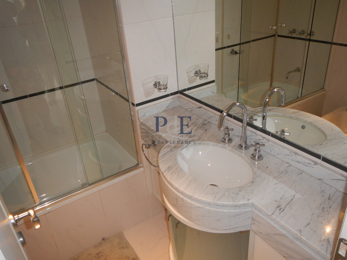 Apartamento en venta y alquiler de  3 dorm en Punta del Este - Imagen 3