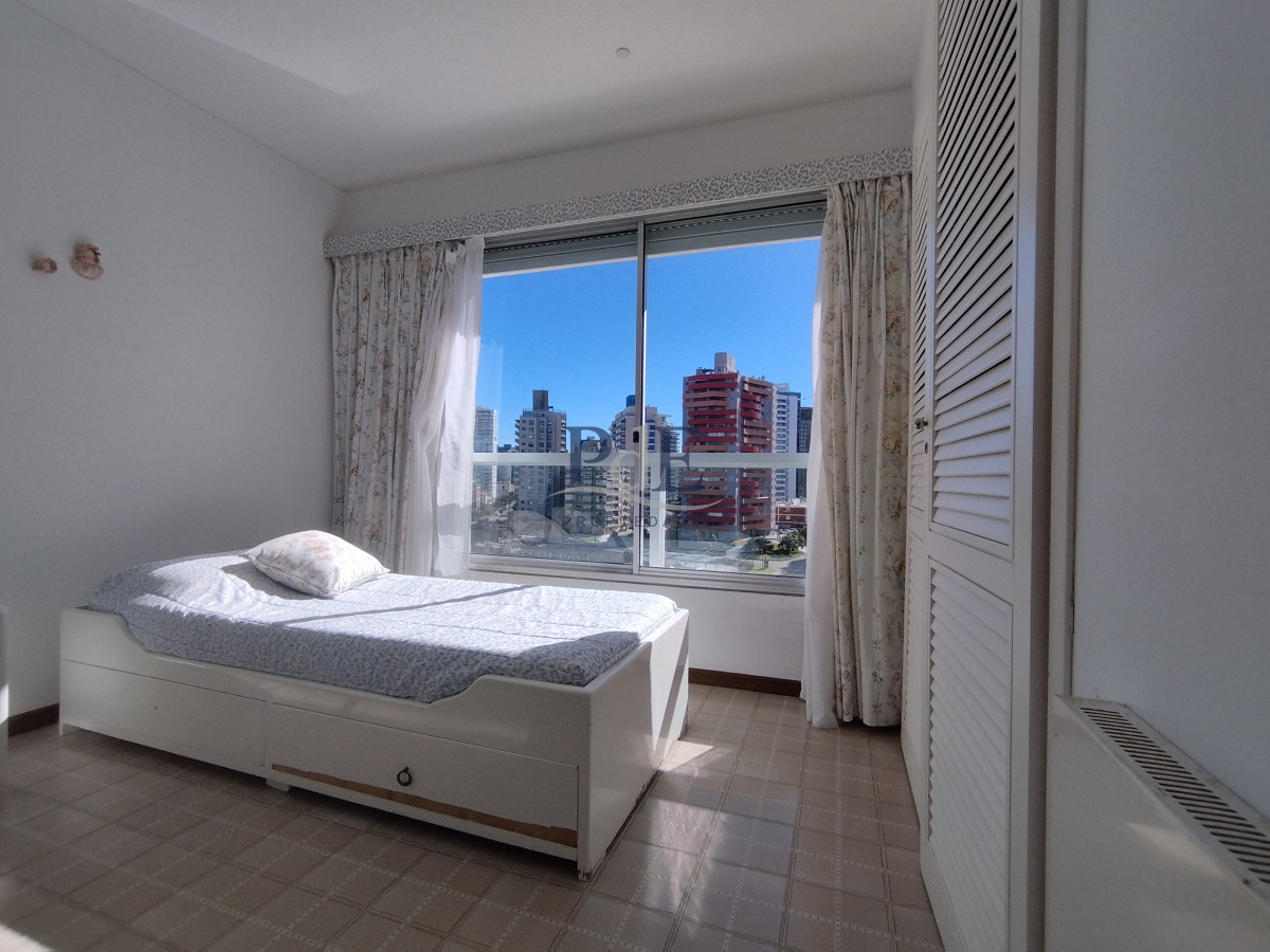  Alquiler y venta de apartamento de dos dormitorios en Punta del Este - Imagen 16