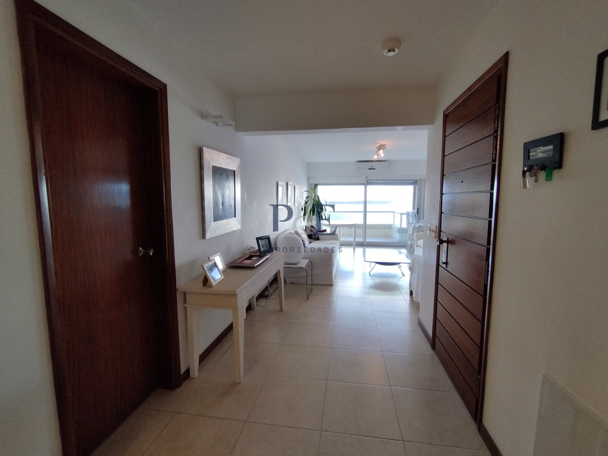Apartamento en venta frente a playa mansa - Imagen 8