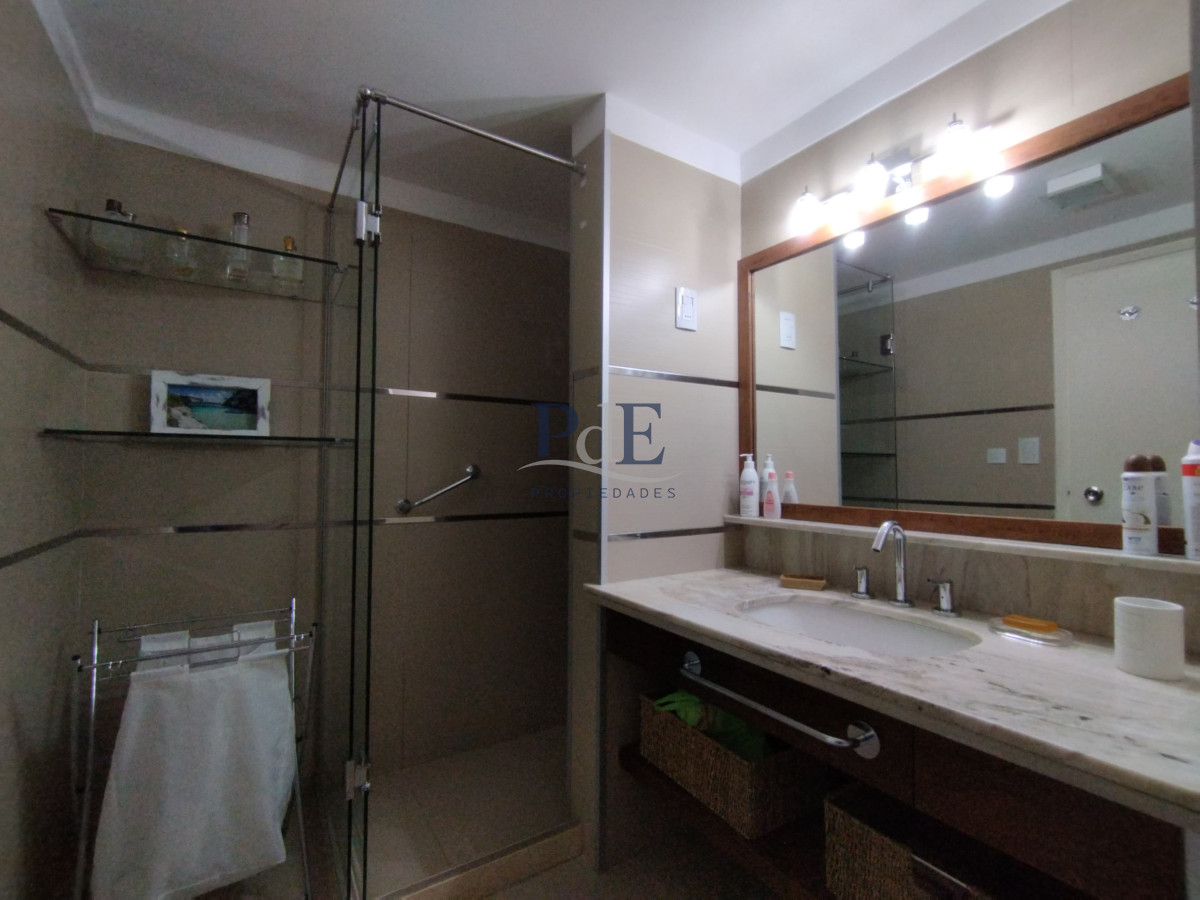 Apartamento de 3 dormtiorios en playa mansa - Imagen 33