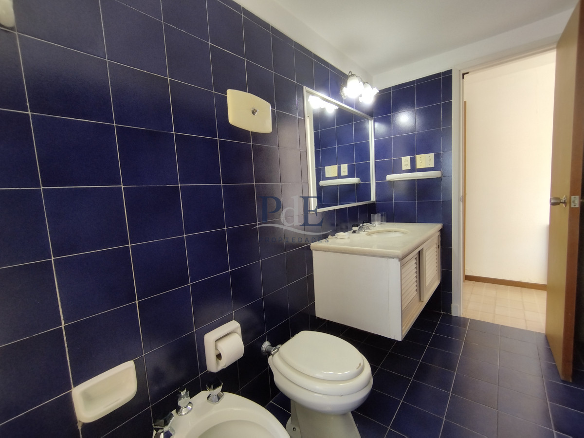  Alquiler y venta de apartamento de dos dormitorios en Punta del Este - Imagen 27