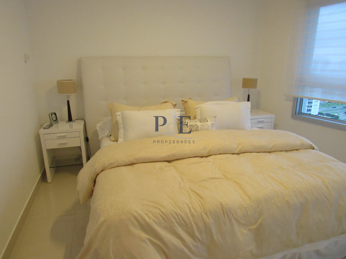 Venta de Apartamento en Playa Mansa - Imagen 17