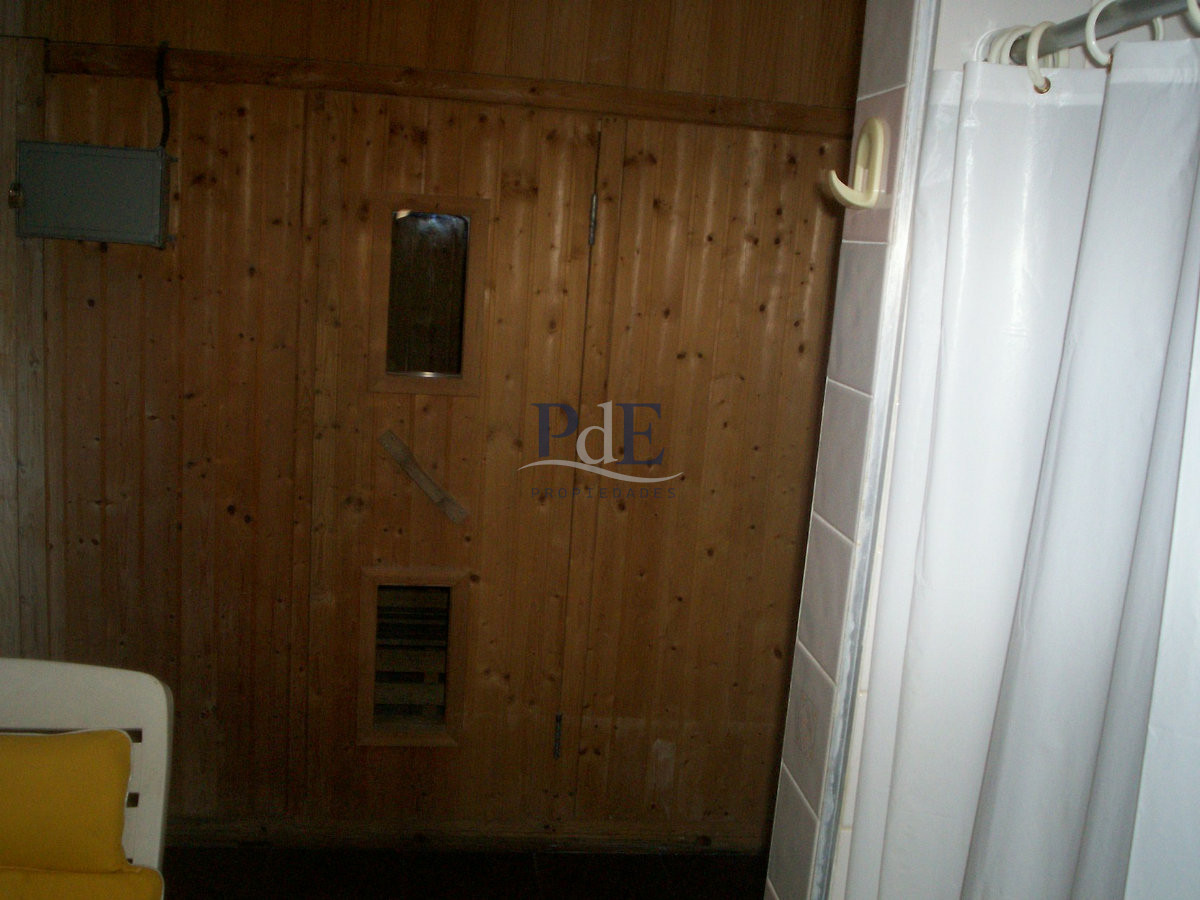  Apartamento de dos dormitorios en venta y alquiler frente al mar Punta del Este - Imagen 33