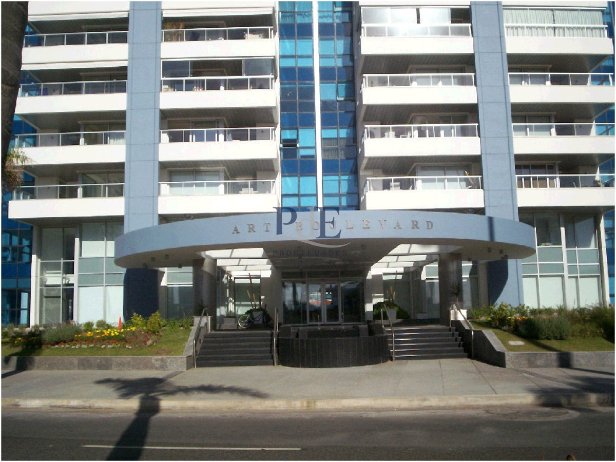 Apartamento en venta y alquiler de  3 dorm en Punta del Este - Imagen 45