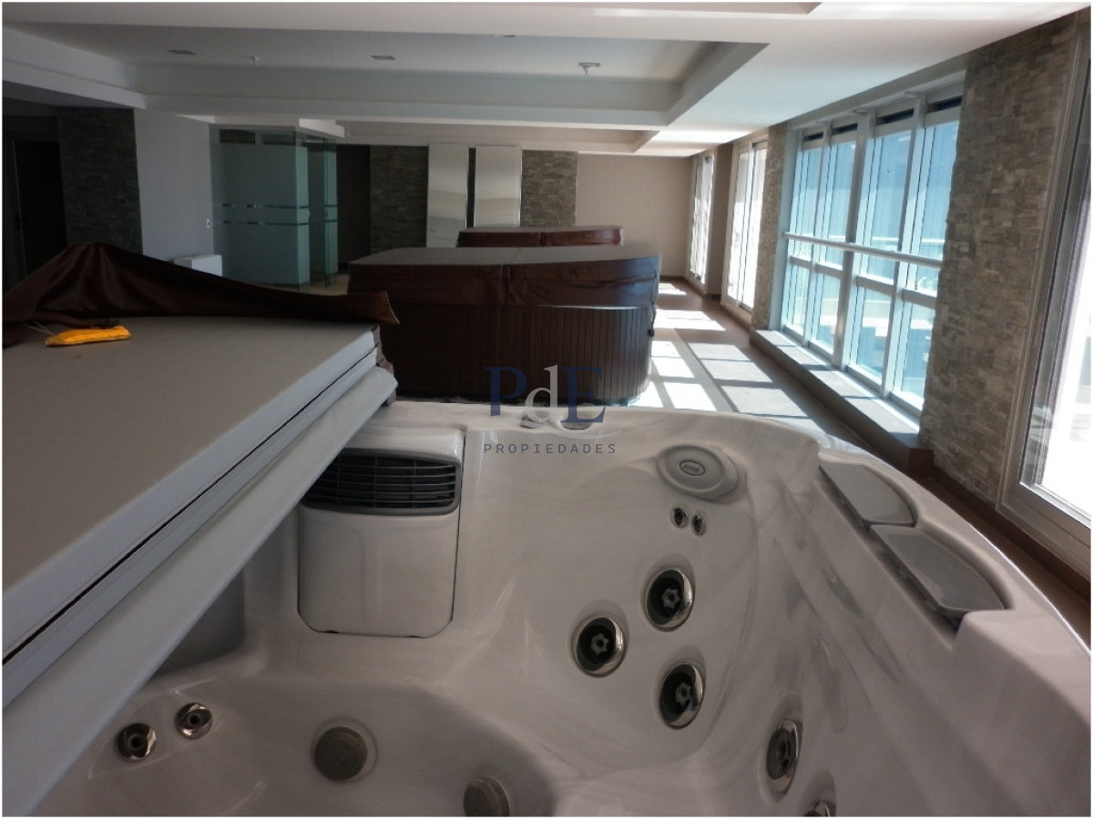 Venta de Apartamento en Playa Mansa - Imagen 49