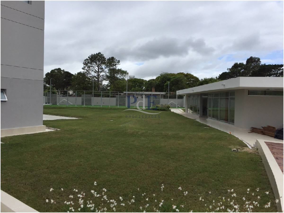 Venta de Apartamento en Playa Mansa - Imagen 51