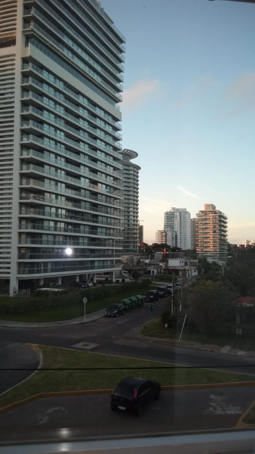 Apartamento ID.2305 - Muy comodo departamento , con todos los servicios, cerca del centro, parada 2 brava