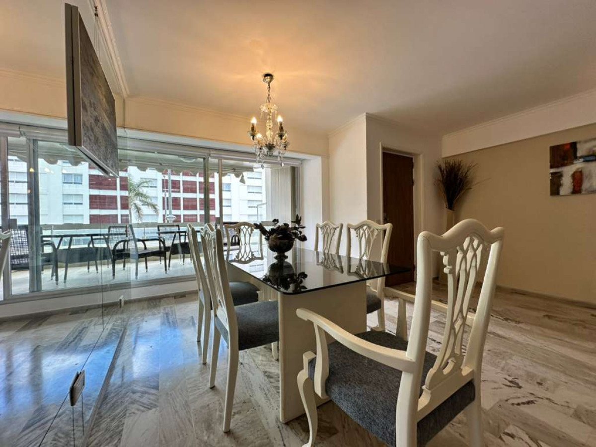 Apartamento ID.2240 - Apartamento de 3 dormitorios en venta y alquiler en Punta del Este