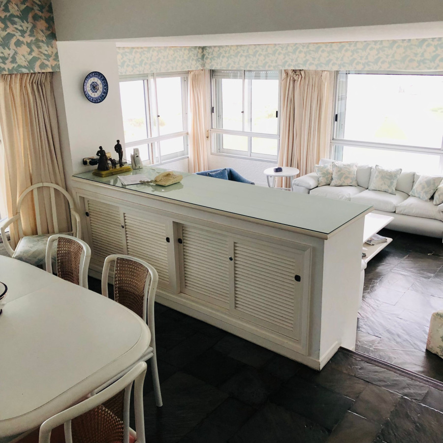 Apartamento ID.2256 - Alquile apartamento de dos dormitorios en Punta del Ester, playa brava