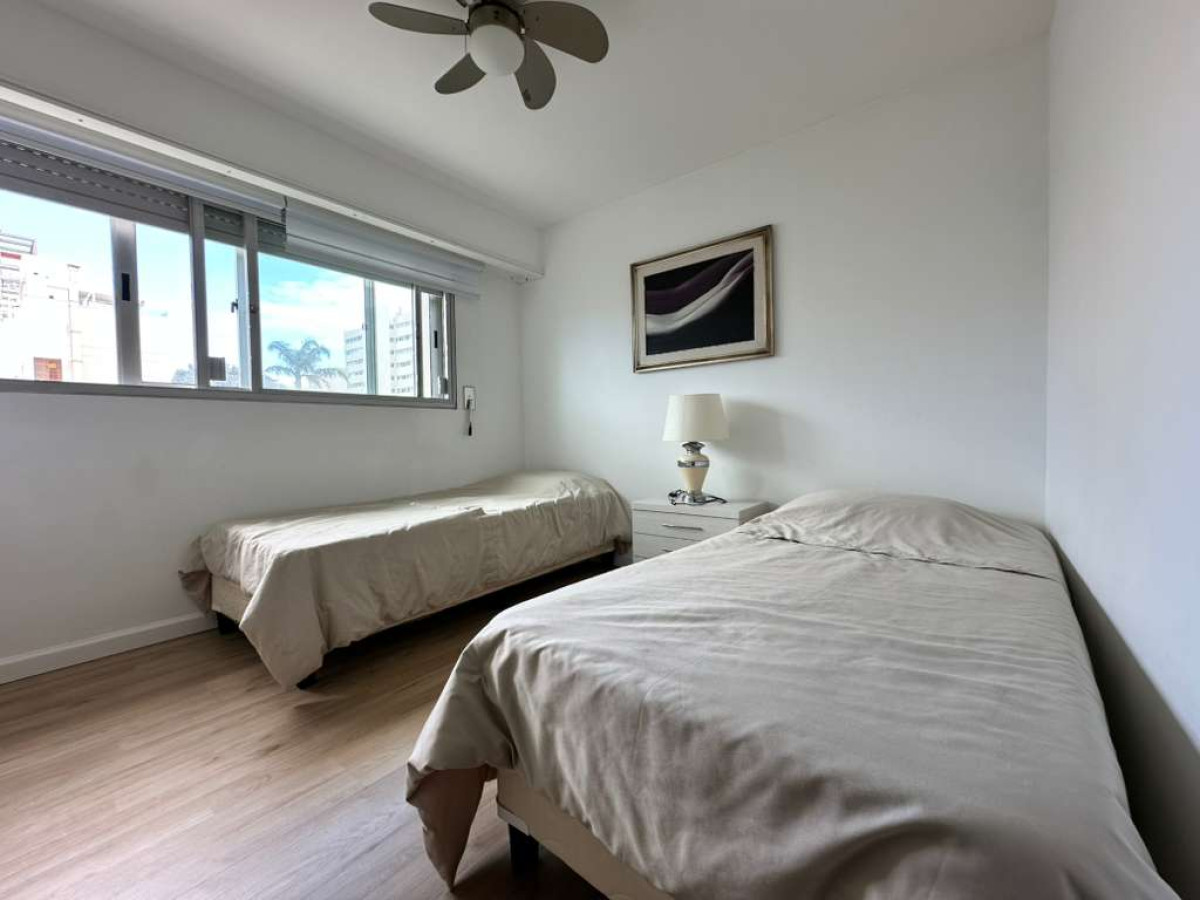 Apartamento ID.2240 - Apartamento de 3 dormitorios en venta y alquiler en Punta del Este