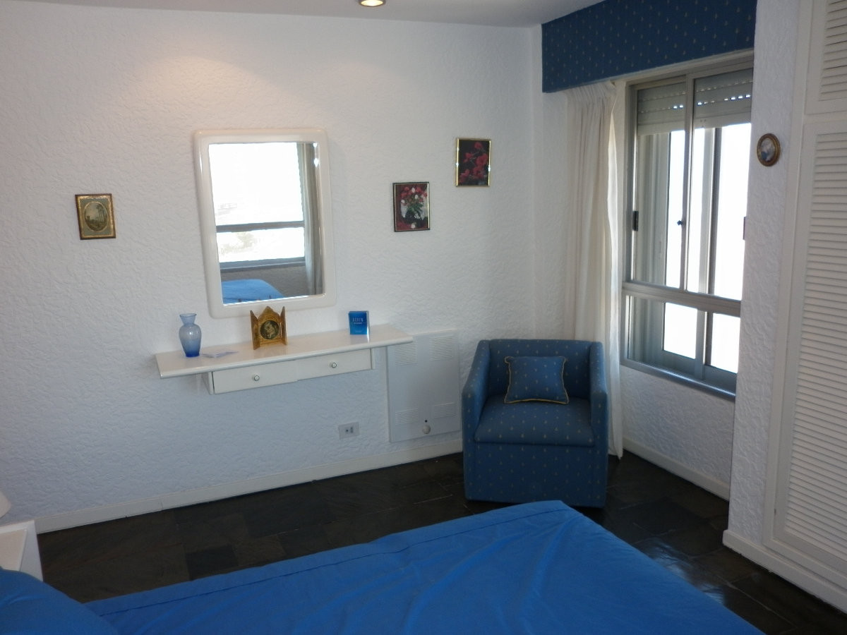 Apartamento ID.2256 - Alquile apartamento de dos dormitorios en Punta del Ester, playa brava