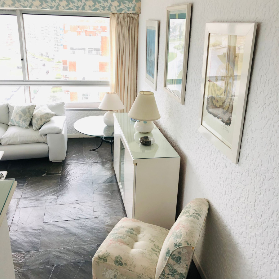 Apartamento ID.2256 - Alquile apartamento de dos dormitorios en Punta del Ester, playa brava