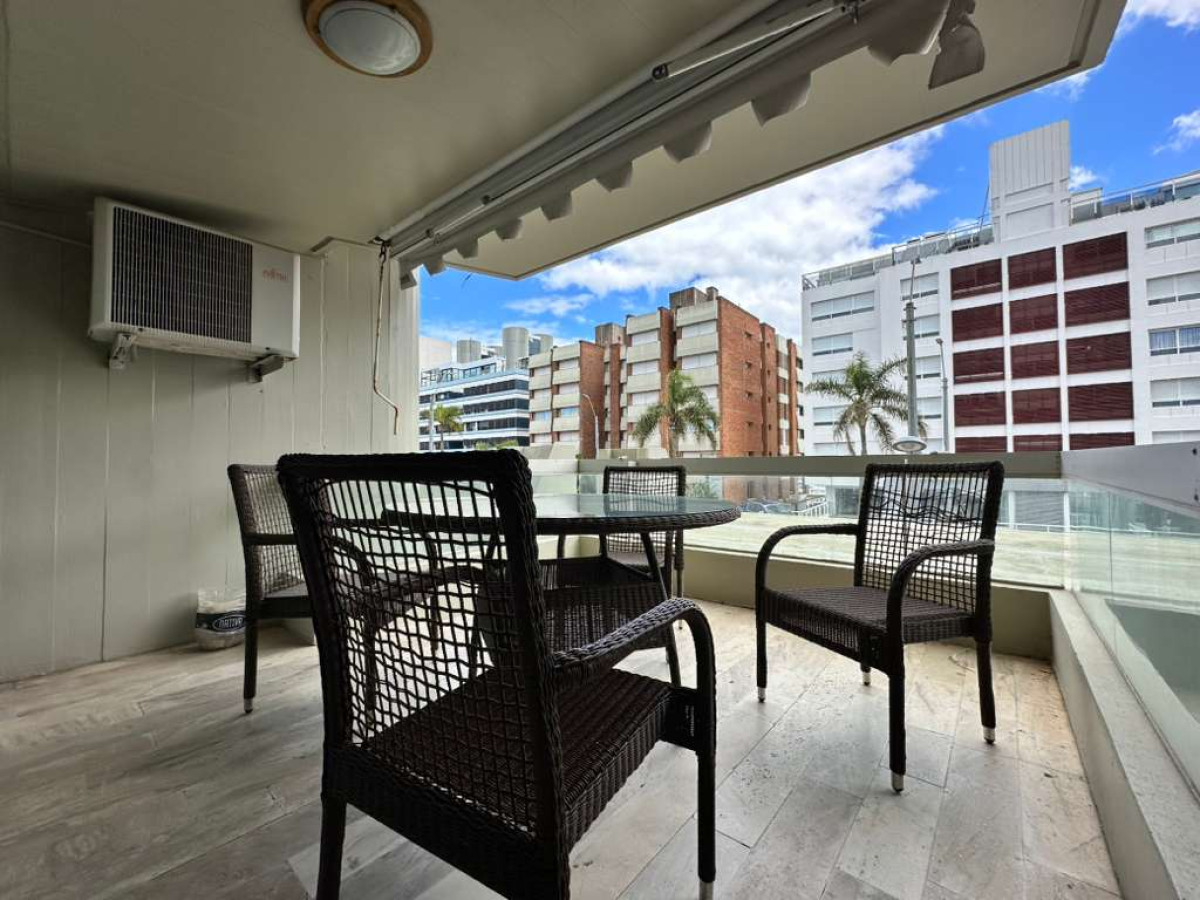 Apartamento ID.2240 - Apartamento de 3 dormitorios en venta y alquiler en Punta del Este