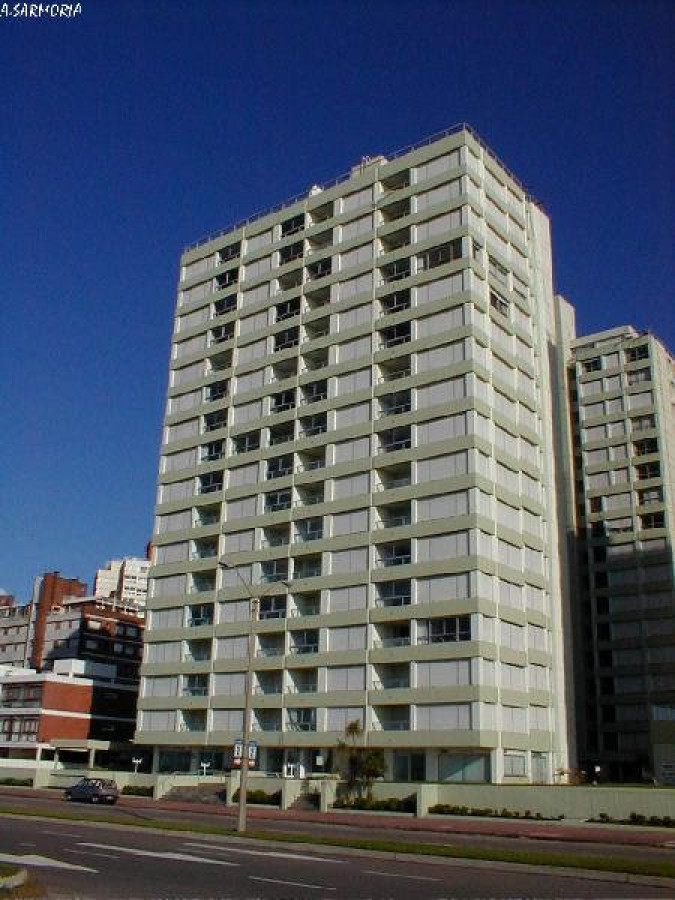 Apartamento ID.2256 - Alquile apartamento de dos dormitorios en Punta del Ester, playa brava