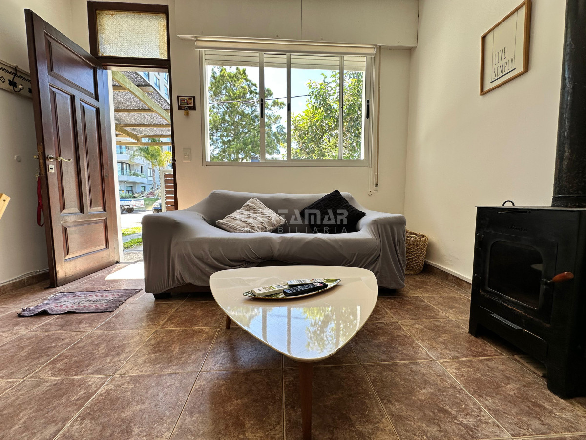Casa ID.213573 - Casita de 1 dormitorio en alquiler de temporada en  Punta del Este.